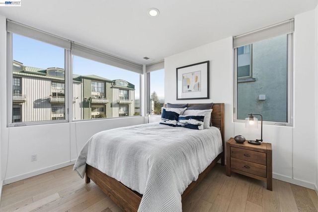857 W Grand Ave, Oakland, CA 94607