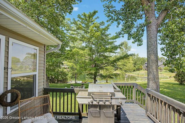 9660 Tobermory Drive, Haslett, MI 48840