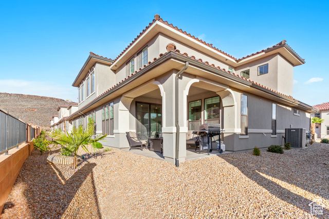 2343 E ESCONDIDO DR, Washington, UT 84780