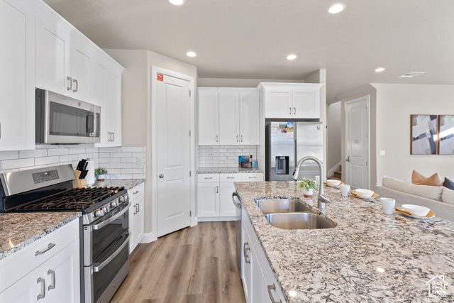 2343 E ESCONDIDO DR, Washington, UT 84780