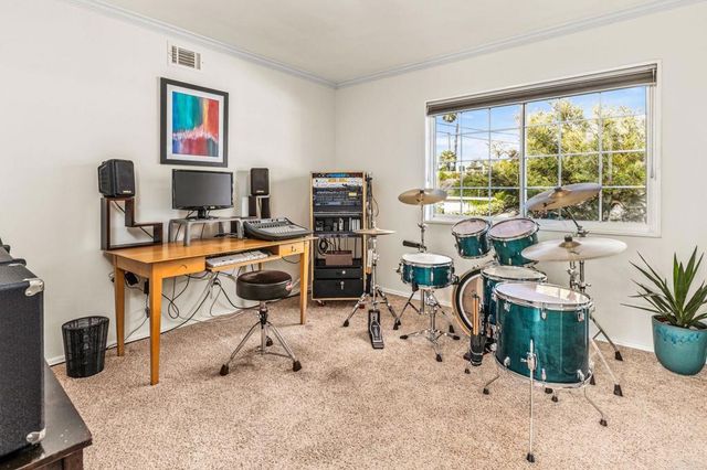 5760 Urban Drive, La Mesa, CA 91942