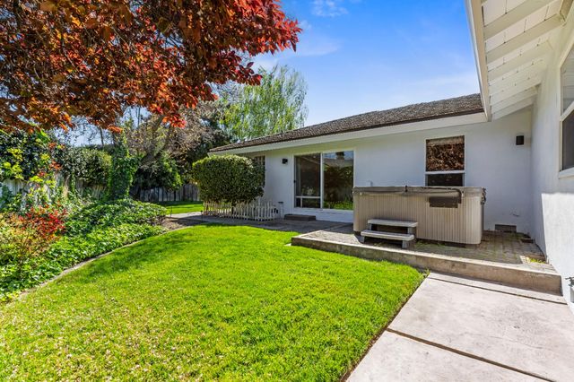 908 Newcastle Ct, Modesto, CA 95355