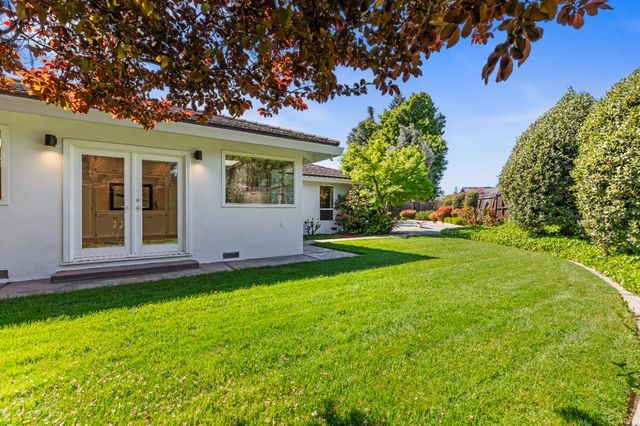 908 Newcastle Ct, Modesto, CA 95355