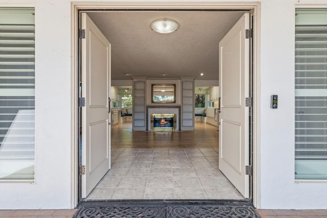 908 Newcastle Ct, Modesto, CA 95355