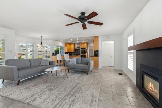 908 Newcastle Ct, Modesto, CA 95355