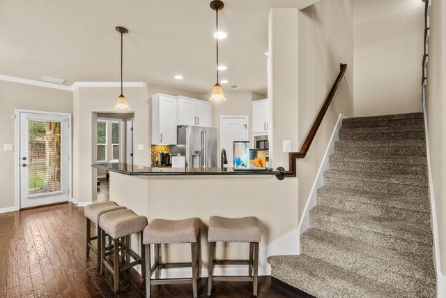 513 S Meadowlark ST A, Lakeway, TX 78734
