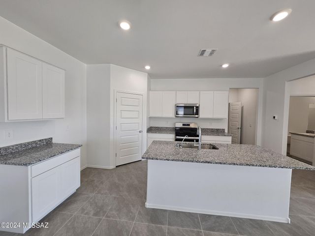 10055 N Cascalote Lane, Marana, AZ 85653