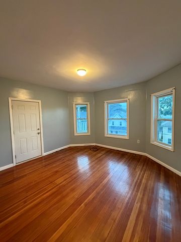 51 Snell St 3, Brockton, MA 02301