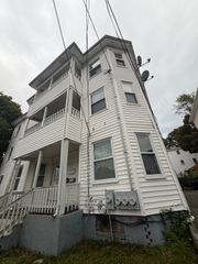 51 Snell St 3, Brockton, MA 02301
