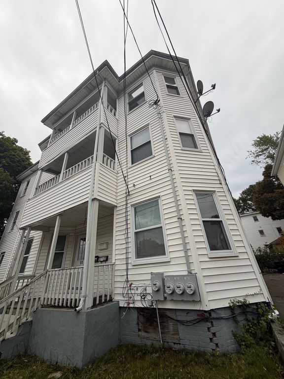 51 Snell St 3, Brockton, MA 02301