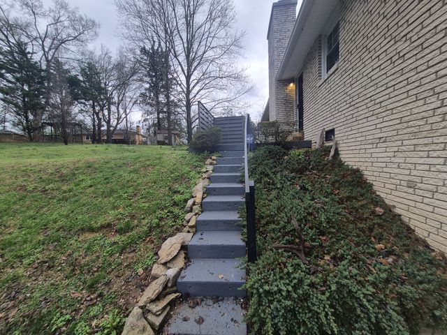 742 Currey Rd, Nashville, TN 37217