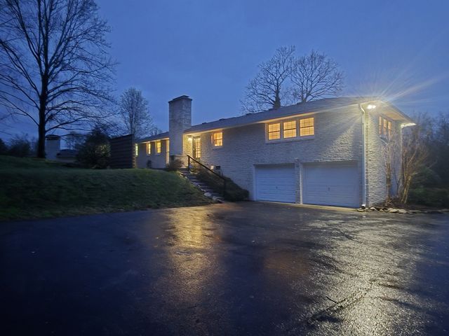 742 Currey Rd, Nashville, TN 37217