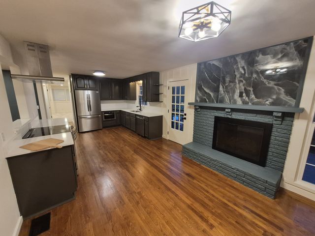 742 Currey Rd, Nashville, TN 37217