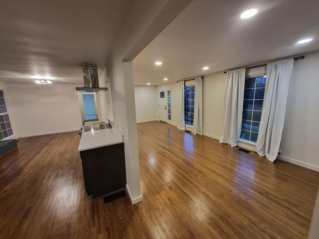 742 Currey Rd, Nashville, TN 37217