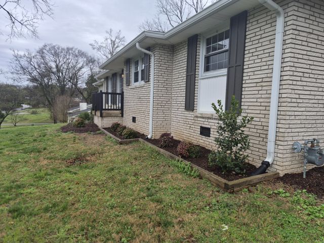 742 Currey Rd, Nashville, TN 37217