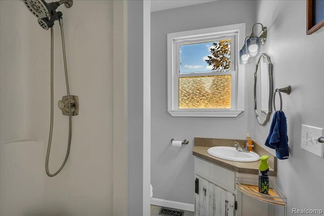 4608 Huntington Drive, Port Huron, MI 48060