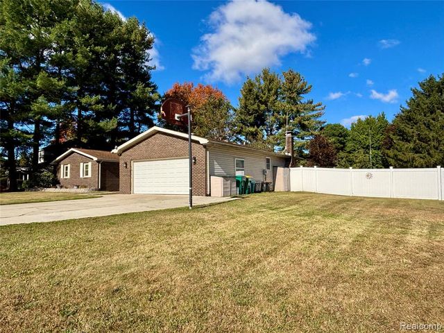4608 Huntington Drive, Port Huron, MI 48060