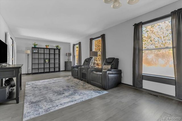 4608 Huntington Drive, Port Huron, MI 48060