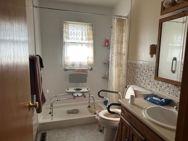 614 N First Street, Knoxville, IA 50138