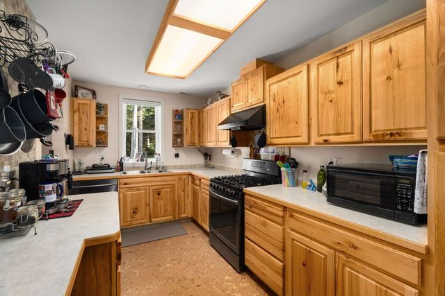 611 Rocky Dr, Dickson, TN 37055