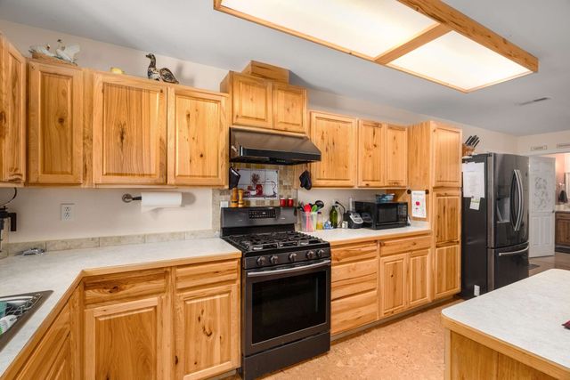 611 Rocky Dr, Dickson, TN 37055