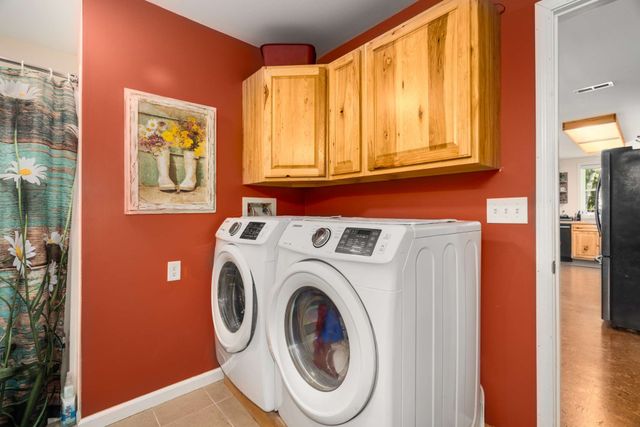 611 Rocky Dr, Dickson, TN 37055