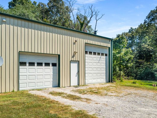 611 Rocky Dr, Dickson, TN 37055