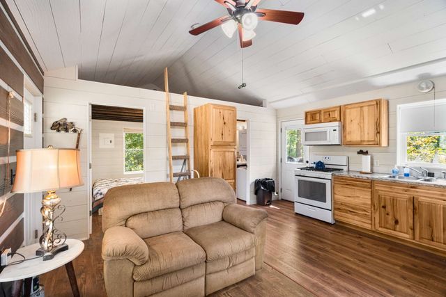 611 Rocky Dr, Dickson, TN 37055