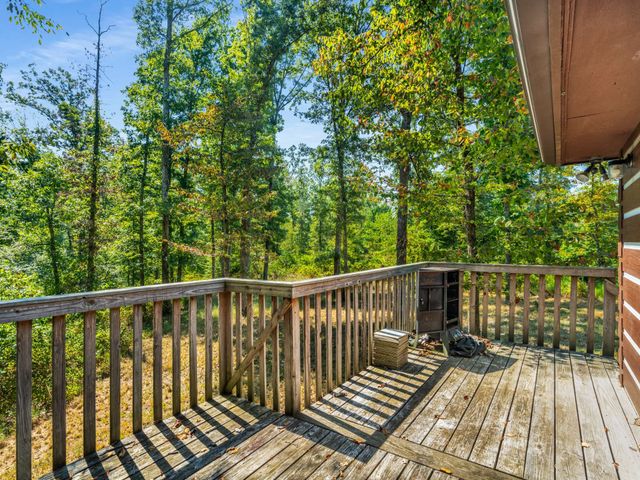 611 Rocky Dr, Dickson, TN 37055