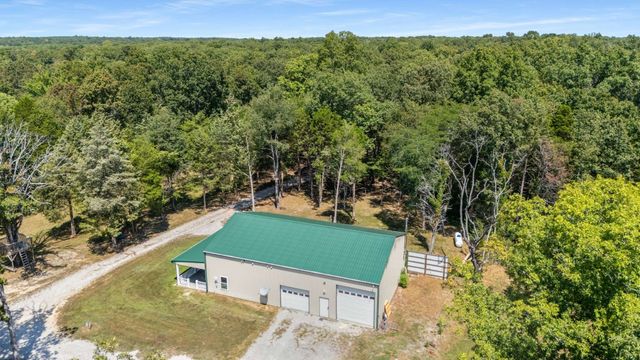 611 Rocky Dr, Dickson, TN 37055