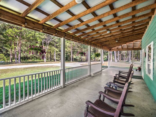 611 Rocky Dr, Dickson, TN 37055