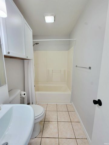 940 Fairway Street, South Bend, IN 46619