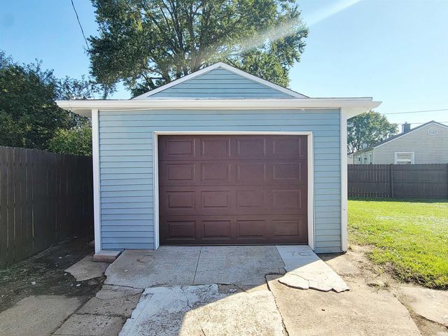 940 Fairway Street, South Bend, IN 46619