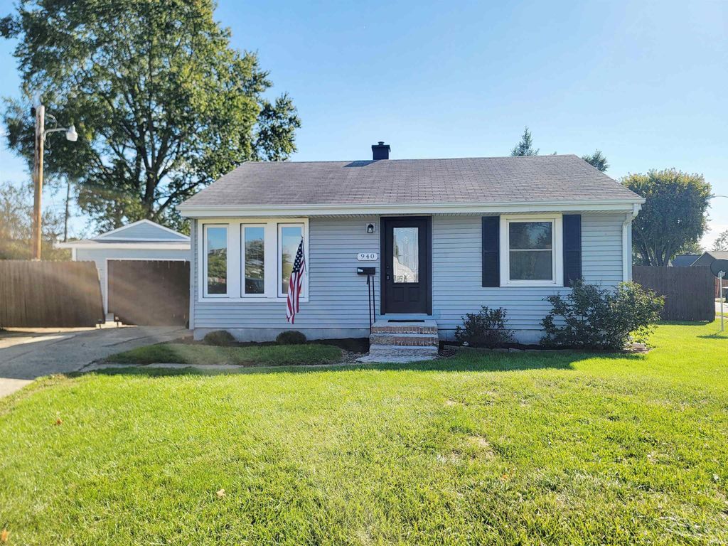 940 Fairway Street, South Bend, IN 46619