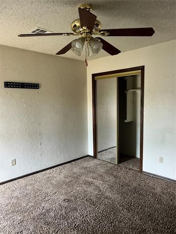 8813 N McMillan Avenue, Oklahoma City, OK 73132