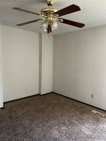 8813 N McMillan Avenue, Oklahoma City, OK 73132