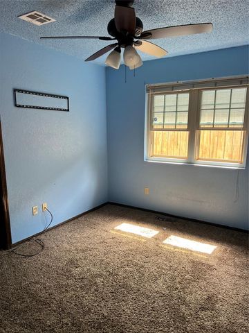 8813 N McMillan Avenue, Oklahoma City, OK 73132