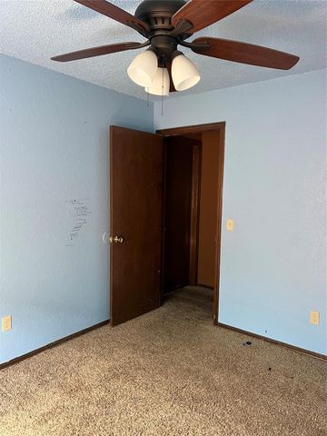 8813 N McMillan Avenue, Oklahoma City, OK 73132