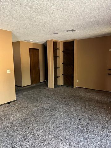 8813 N McMillan Avenue, Oklahoma City, OK 73132