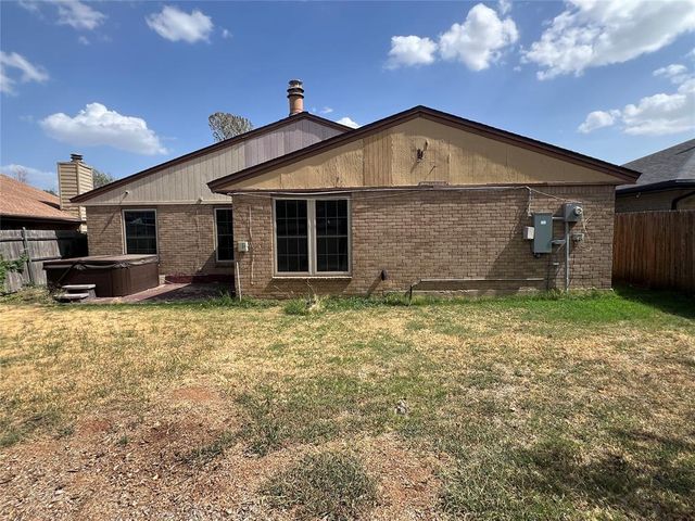8813 N McMillan Avenue, Oklahoma City, OK 73132