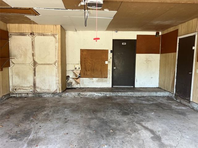 8813 N McMillan Avenue, Oklahoma City, OK 73132