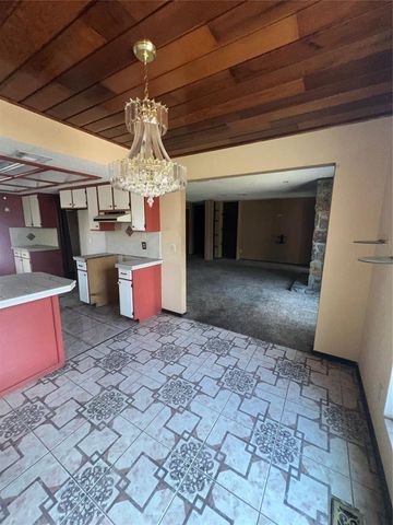 8813 N McMillan Avenue, Oklahoma City, OK 73132
