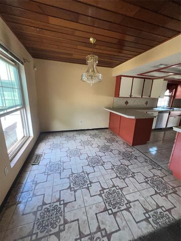 8813 N McMillan Avenue, Oklahoma City, OK 73132