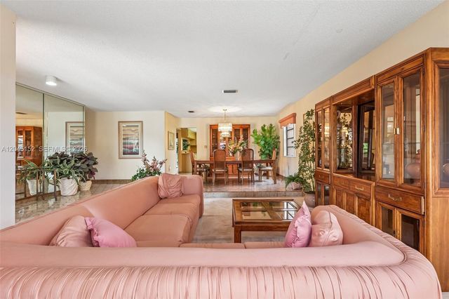 13394 SW 1st Ter, Miami, FL 33184