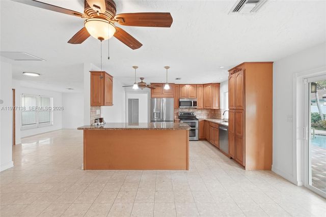 1880 NE 206th Ter, Miami, FL 33179