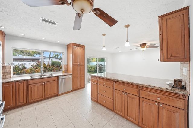 1880 NE 206th Ter, Miami, FL 33179