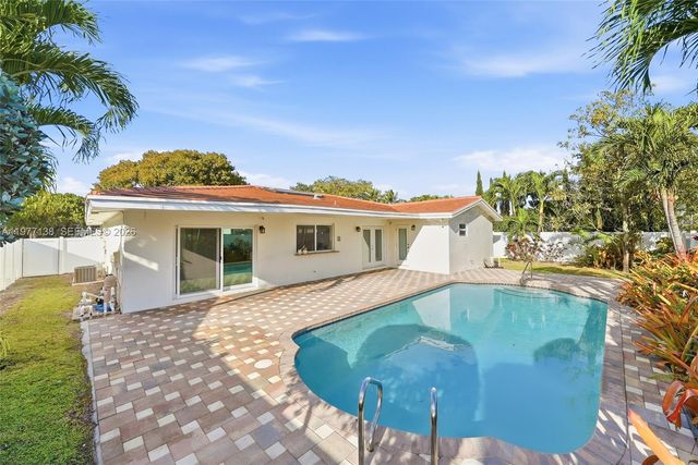 1880 NE 206th Ter, Miami, FL 33179