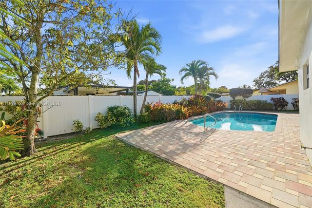 1880 NE 206th Ter, Miami, FL 33179