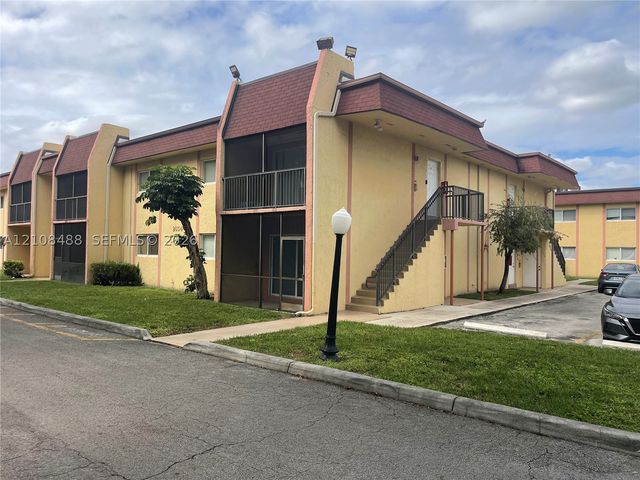2854 NW 55th Ave 1B, Lauderhill, FL 33313