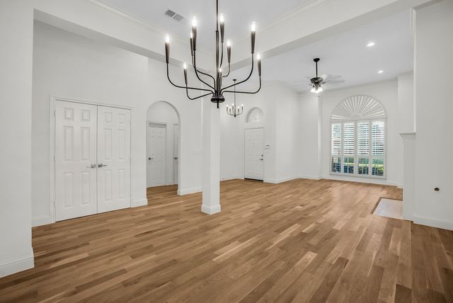 6068 Thursby Avenue, Dallas, TX 75252